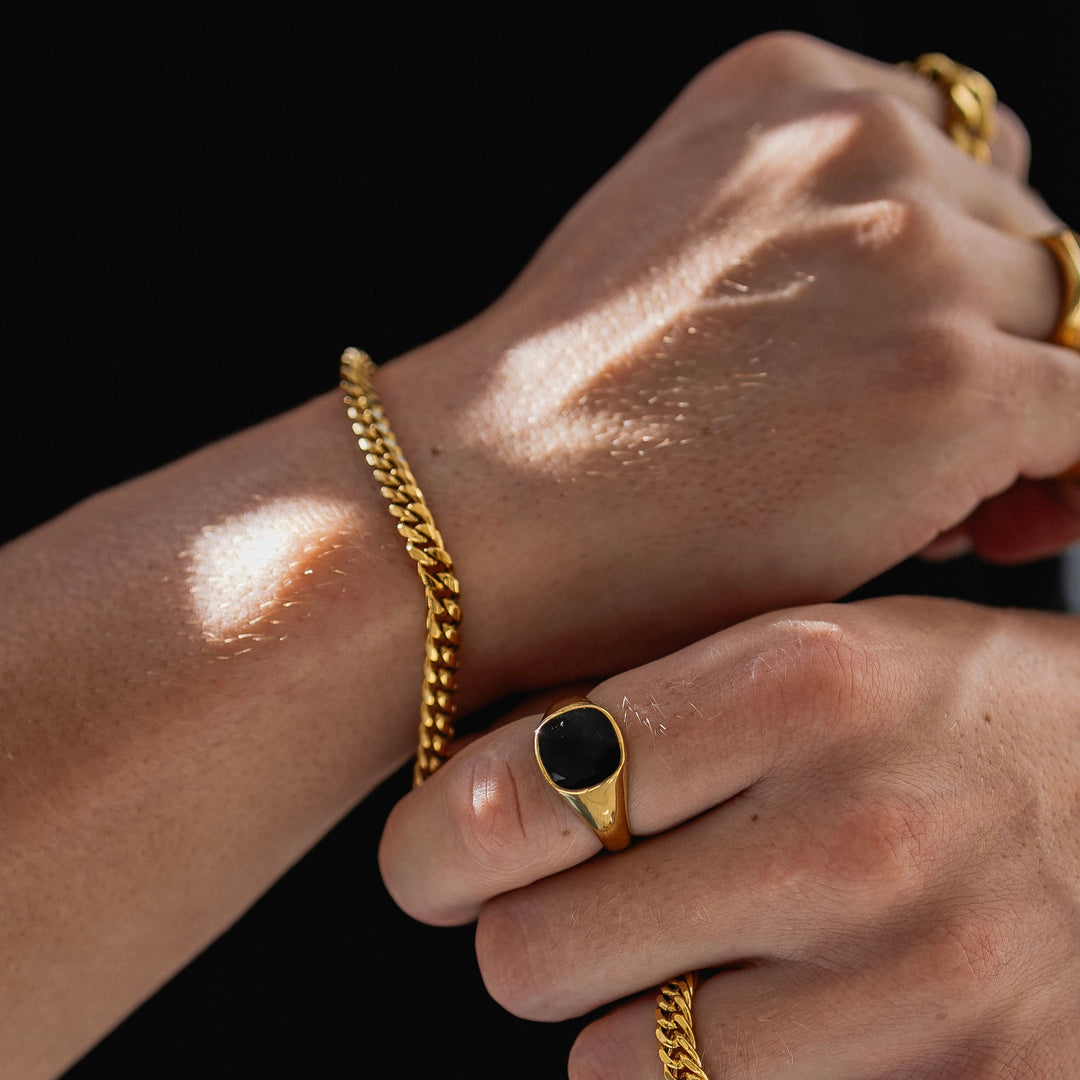 Cuban Link Bracelet | Elegant gold finish, sturdy, ideal for gifting